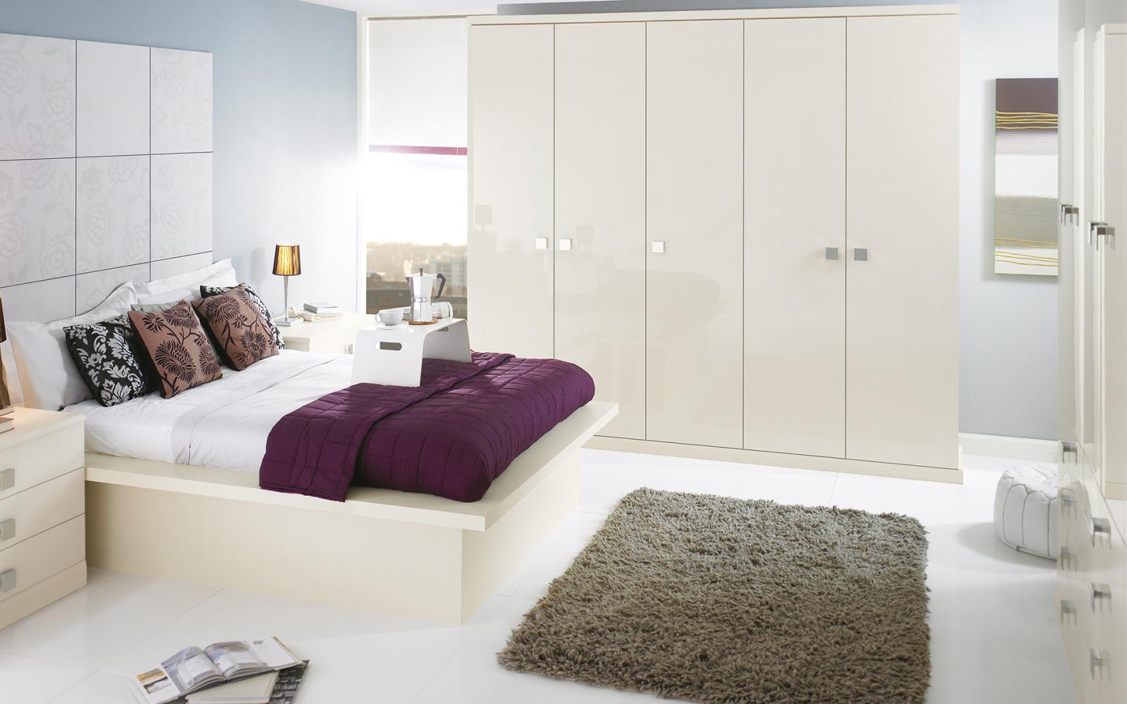 Gloss Oyster Bedroom